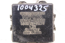 Load image into Gallery viewer, SUSPENSION CONTROL MODULE COMPUTER FJ Cruiser 07 08 09 10 11 - 1004325