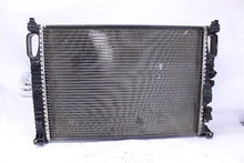 Load image into Gallery viewer, RADIATOR Mercedes E320 E350 2003 03 2004 04 2005 05 06 07 08 09 - 1055668