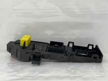 Load image into Gallery viewer, Fuse Box SAAB 9-3 2004 - NW65854