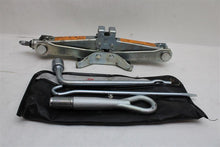 Load image into Gallery viewer, JACK Infiniti M56 2011 11 - 1069341