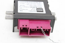 Load image into Gallery viewer, FUEL PUMP CONTROL MODULE COMPUTER 320i 328D 328i 328I GT 335i 09-17 - 1077473