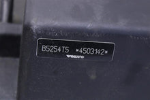 Load image into Gallery viewer, AIR CLEANER BOX S60 XC60 2012 12 2013 13 2014 14 2015 15 - 1081400