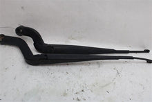Load image into Gallery viewer, WINDSHIELD WIPER ARM Land Rover LR4 2012 12 - 1092983