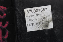 Load image into Gallery viewer, FUSE BOX Maserati Quattropo 2014 14 - 1093268