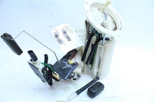 Load image into Gallery viewer, Fuel Pump BMW 550i 645i 530i 2004 04 2005 05 2006 06 07 08 09 10 Right - 1094393