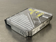 Load image into Gallery viewer, ECU ECM COMPUTER Volvo V70 S60 2001 01 02 NON TURBO - NW63066