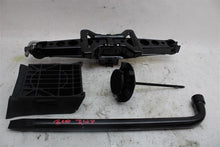 Load image into Gallery viewer, JACK Jaguar Vanden Pl XJ XJL 2011 11 - 1096640