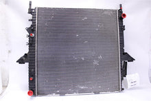 Load image into Gallery viewer, RADIATOR Range Rover Sport 2006 06 2007 07 2008 08 2009 09 - 1098382