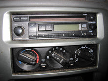 Load image into Gallery viewer, RADIO GALANT 2002 2003 AM FM CD - 468740