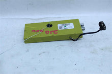 Load image into Gallery viewer, RADIO ANTENNA,POWER Land Rover LR3 2006 06 - 1110507