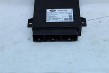Load image into Gallery viewer, MISCELLANEOUS CONTROL MODULE COMPUTER Land Rover LR3 2006 MATCH NUMBERS - 1110511