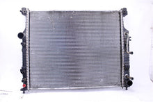 Load image into Gallery viewer, RADIATOR Gl320 Gl450 Gl550 ML320 ML350 ML500 ML550 ML63 R320 R350 07-08 - 1111152