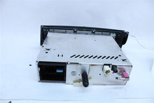 Load image into Gallery viewer, RADIO 128i 135i 323i 328i 335i M1 M3 X1 Z4 10-15 AM FM CD - 1118624