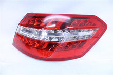 Load image into Gallery viewer, OUTER TAIL LIGHT LAMP E300 E350 E400 E550 E63 10 11 12 13 Right - 1120029