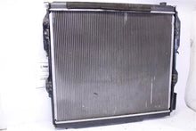 Load image into Gallery viewer, RADIATOR Toyota Sequoia Tundra 01 02 03 04 05 06 07 - 1128028