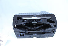 Load image into Gallery viewer, JACK Volkswagen Passat 2020 20 - 1129946
