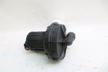 Load image into Gallery viewer, VACUUM PUMP Audi S6 Touareg A6 Allroad 99 00 01 02 - 06 - 1132914