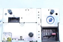 Load image into Gallery viewer, Nav screen Volkswagen Touareg 2004 04 2005 05 - 1133023