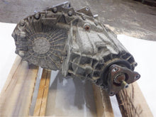 Load image into Gallery viewer, TRANSFER CASE Porsche Cayenne 2003 03 2004 04 2005 05 2006 06 - 1135323