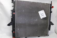 Load image into Gallery viewer, RADIATOR Land Rover Range Rover Sport 2006 06 2007 07 - 1138020