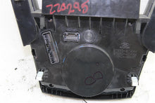 Load image into Gallery viewer, FRONT TEMPERATURE CONTROLS Hyundai Santa Fe 13 14 15 16 - 1142023