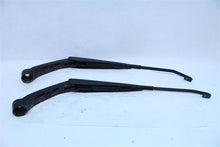 Load image into Gallery viewer, WINDSHIELD WIPER ARM Toyota Tacoma 2016 16 - 1142680