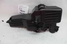 Load image into Gallery viewer, AIR CLEANER BOX Nissan Versa 2018 18 2019 19 2020 20 - 1143822