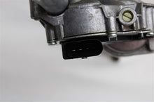 Load image into Gallery viewer, WINDSHIELD WIPER MOTOR Land Rover Evoque 12 13 14 15 16 17 18 - 1144796