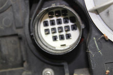 Load image into Gallery viewer, HEADLIGHT LAMP ASSEMBLY Land Rover LR3 05 06 07 08 09 Left - 1147496