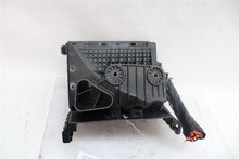 Load image into Gallery viewer, FUSE BOX Volkswagen Jetta Passat 10 11 12 13 14 15 - 1148607