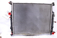 Load image into Gallery viewer, RADIATOR ML320 ML350 ML450 ML550 ML63 R320 R350 09 10 11 12 - 1150551