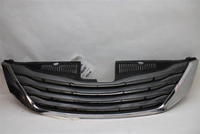 Load image into Gallery viewer, GRILLE Toyota Sienna 11 12 13 14 15 16 17 - 1152463