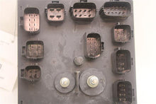 Load image into Gallery viewer, FUSE BOX Jaguar Vanden Pl XJ XJ8 XJ8L XJL XJR 05 06 07 08 09 - 1154983