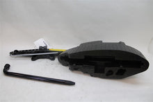 Load image into Gallery viewer, JACK Jaguar Vanden Pl XJ8 XJ8L 2007 07 - 1155028