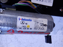 Load image into Gallery viewer, SUNROOF ASSEMBLY E300d E320 96 97 98 99 00 01 02 03 - 1161234