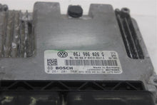 Load image into Gallery viewer, ECU ECM COMPUTER Volkswagen CC Passat 2009 09 - 1168252