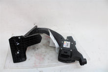 Load image into Gallery viewer, ELECTRONIC PEDAL ASSEMBLY Kia Cadenza 2016 16 - 1273375
