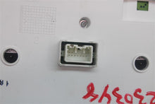 Load image into Gallery viewer, SPEEDOMETER CLUSTER Volvo S60 S80 V70 05 06 07 08 - 1302059