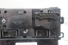 Load image into Gallery viewer, TEMPERATURE CONTROLS Cooper Clubman Countryman 11 12 13 14 - 1304082