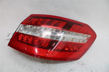Load image into Gallery viewer, OUTER TAIL LIGHT LAMP E300 E350 E400 E550 E63 10 11 12 13 Right - 1306718