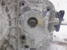 Load image into Gallery viewer, TRANSFER CASE VW TOUAREG V8 04 05 06 - 1307710