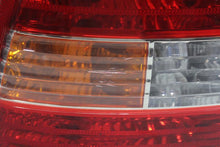 Load image into Gallery viewer, TAIL LIGHT LAMP ASSEMBLY Kia Sportage 2005 05 2006 06 Left - 1309881