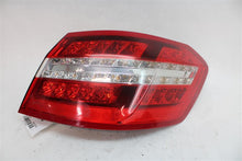 Load image into Gallery viewer, OUTER TAIL LIGHT LAMP E300 E350 E400 E550 E63 10 11 12 13 Right - 1314441