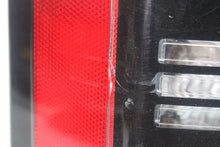 Load image into Gallery viewer, TAIL LIGHT LAMP ASSEMBLY Land Rover LR3 05 06 07 08 09 Left - 1317443