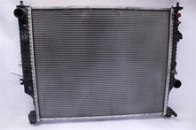 Load image into Gallery viewer, RADIATOR ML320 ML350 ML450 ML550 ML63 R320 R350 09 10 11 12 - 1321947