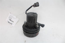 Load image into Gallery viewer, AIR INJECTION PUMP SMOG Jaguar S Type XF Xj XJ8 2000 00 01 02 03 04 05 06 - 12 - 1323728