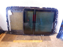 Load image into Gallery viewer, SUNROOF ASSEMBLY BMW X5 X5M 07 08 09 10 11 12 13 - 1324411