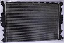 Load image into Gallery viewer, RADIATOR Land Rover LR2 2008 08 2009 09 2010 10 2011 11 - 1328308
