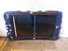 Load image into Gallery viewer, SUNROOF ASSEMBLY Volkswagen Atlas 18 19 20 21 22 - 1330254