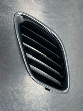 Load image into Gallery viewer, GRILL Saab 9-3 2003 03 2004 04 2005 05 2006 06 07 Right - NW98634